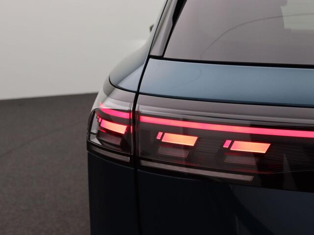 Volkswagen TIGUAN 1.5 eHybrid Life Edition 204PK DSG trekhaak, verwarmbare voorruit, full led, side assist, elek. achterklep, achteruitrijcamera, navi via apple carplay/android auto, stoelverwarming voor + achter, stuurwielverwarming, 18" lichtmetaal adaptive cruise