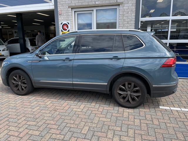 Volkswagen TIGUAN Allspace 1.5 TSI Life Business 7p. / AUTOMAAT/ 7-PERSOONS/ ELEKTR. TREKHAAK/ ADAPT. CRUISE/ APP-CONNECT/ NAVI/ ADAPT. CRUISE/ PARK. SENSOREN + CAMERA/ CLIMA 3-ZONE/ DIGITAL DASH/ STOEL-STUUR VERWARM.