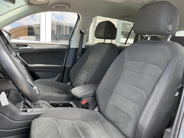 Volkswagen TIGUAN Allspace 1.5 TSI Life Business 7p. / AUTOMAAT/ 7-PERSOONS/ ELEKTR. TREKHAAK/ ADAPT. CRUISE/ APP-CONNECT/ NAVI/ ADAPT. CRUISE/ PARK. SENSOREN + CAMERA/ CLIMA 3-ZONE/ DIGITAL DASH/ STOEL-STUUR VERWARM.