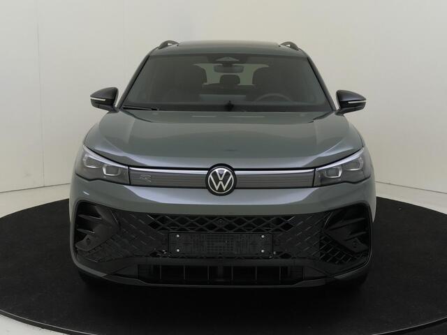 Volkswagen TIGUAN R-Line Edition - eHybrid | 'App-Connect' draadloze smartphone integratie | Automatische afstandsregeling (Adaptive Cruise Control) | Black Style Pakket