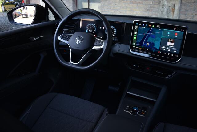 Volkswagen TIGUAN 1.5 eTSI Life Edition TREKHAAK | CAMERA | STUUR VERW.
