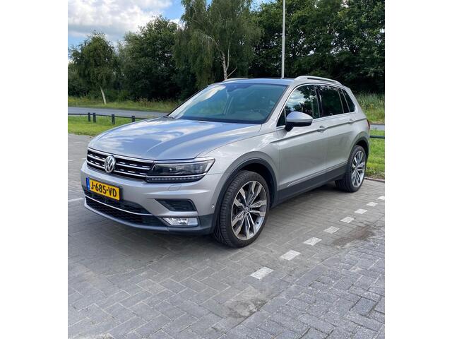 Volkswagen TIGUAN 2.0 TSI 4Motion Highline Panodak Trekhaak 360°cam Dynaudio Leer+Memostoelen HUD 20inch LM Appconnect