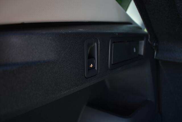Volkswagen TIGUAN 1.5 eTSI LIFE TREKHAAK | CAMERA | STUUR VERW.