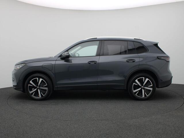 Volkswagen TIGUAN 1.5 eHybrid Life Edition 204PK DSG Adaptieve Cruise Controle, Navi via Apple Carplay/Android Auto, Achteruitrijcamera, Keyless, Stoel-Stuurverwarming, Trekhaak, 19" LM Velgen