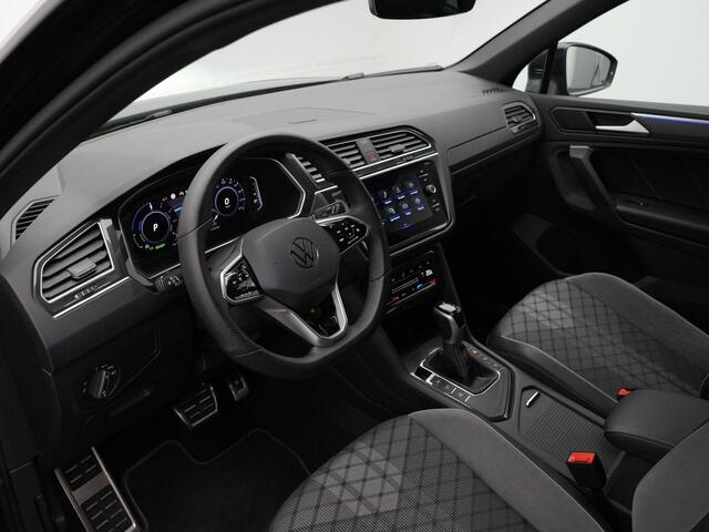 Volkswagen TIGUAN 1.4 TSI eHybrid 245 pk DSG R-Line Business | Rondomzicht camera | Black Style | IQ Light | Stoelverwarming | Adaptive Cruise | 19 inch