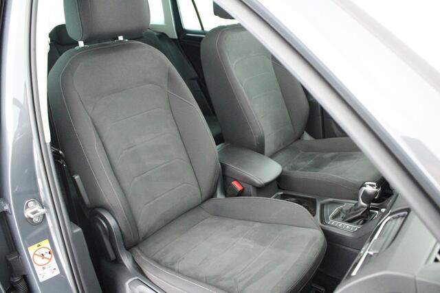 Volkswagen TIGUAN 1.4 TSI 245pk eHybrid Elegance Trekhaak Camera Keyless Panoramadak Virtual Cockpit Navigatie
