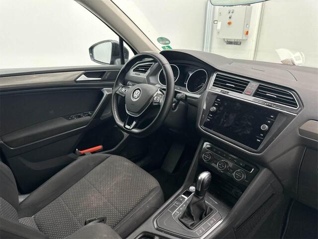 Volkswagen TIGUAN Allspace 1.5 TSI Comfortline Business 7-Persoons, Trekhaak, LED koplampen, Keyless, Navigatie,