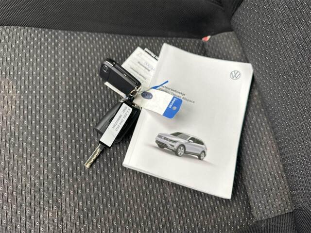 Volkswagen TIGUAN Allspace 1.5 TSI Comfortline Business 7-Persoons, Trekhaak, LED koplampen, Keyless, Navigatie,