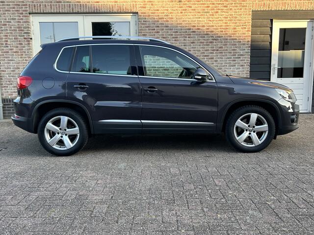 Volkswagen TIGUAN 1.4 TSI 150PK Aut. Lounge Trekhaak Navi Camera O.H.