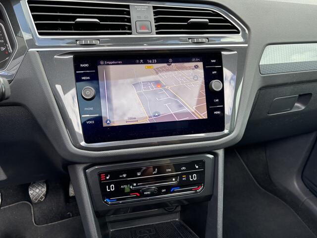 Volkswagen TIGUAN 1.5 TSI Life Business TREKHAAK / PANORAMADAK / FULL LED / STOELVERW / STUURVERW / ACC / NL-AUTO