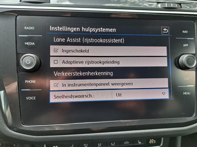 Volkswagen TIGUAN 1.5 TSI 150 Pk ACT R-Line Black Edition Pano Virtual Alcantara