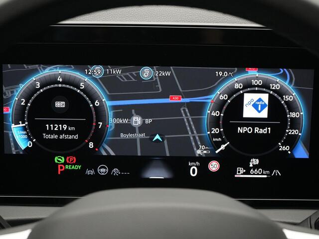 Volkswagen TIGUAN 1.5 eTSI R-Line Business | Rondomzicht camera | Trekhaak | Panoramadak | IQ Light | 20 inch