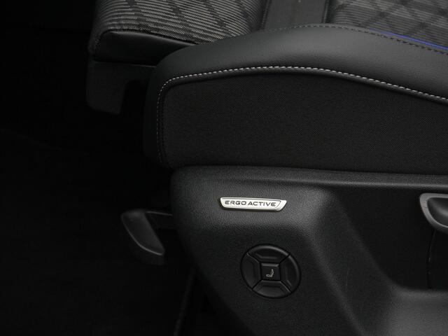 Volkswagen TIGUAN 1.5 eTSI R-Line Business | Rondomzicht camera | Trekhaak | Panoramadak | IQ Light | 20 inch