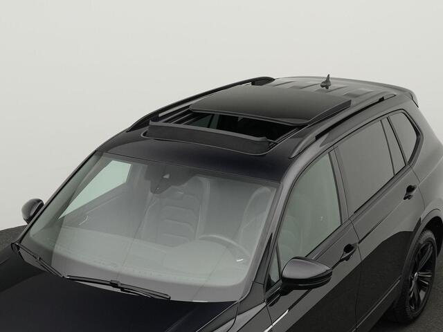 Volkswagen TIGUAN Allspace 1.5 TSI 150 pk DSG ACT Highline Business R | Panoramadak | Rondomzicht camera | Black Style | Trekhaak | Leder 'Vienna' | 19 inch
