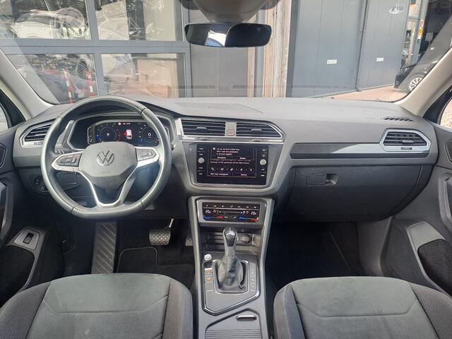 Volkswagen TIGUAN 1.5 TSI Elegance | Trekhaak | Navi | ACC | Stoelverwarming | Lane Assist | Kyeless | Camera | IQ Light | Side Assist |