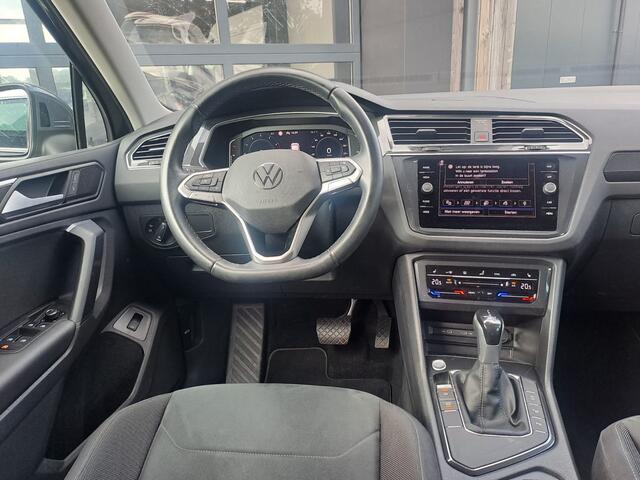 Volkswagen TIGUAN 1.5 TSI Elegance | Trekhaak | Navi | ACC | Stoelverwarming | Lane Assist | Kyeless | Camera | IQ Light | Side Assist |