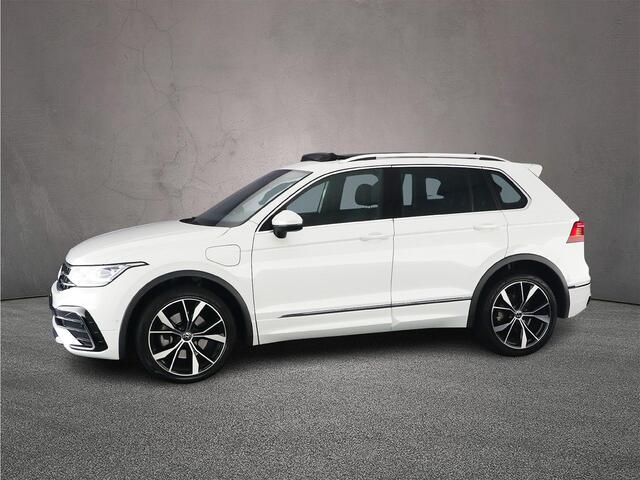 Volkswagen TIGUAN R-Line Business+ 1.4 TSI eHybrid 245pk DSG Automaat Trekhaak, Lederen bekleding, Panoramadak, LED matrix koplampen, Adaptive cruise control