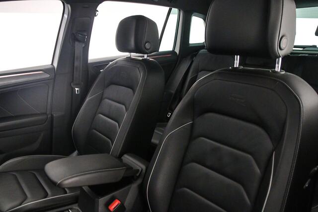 Volkswagen TIGUAN R-Line Business+ 1.4 TSI eHybrid 245pk DSG Automaat Trekhaak, Lederen bekleding, Panoramadak, LED matrix koplampen, Adaptive cruise control