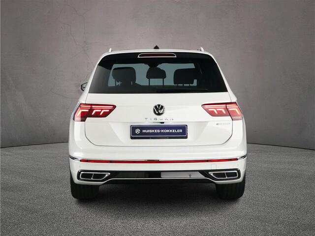 Volkswagen TIGUAN R-Line Business+ 1.4 TSI eHybrid 245pk DSG Automaat Trekhaak, Lederen bekleding, Panoramadak, LED matrix koplampen, Adaptive cruise control