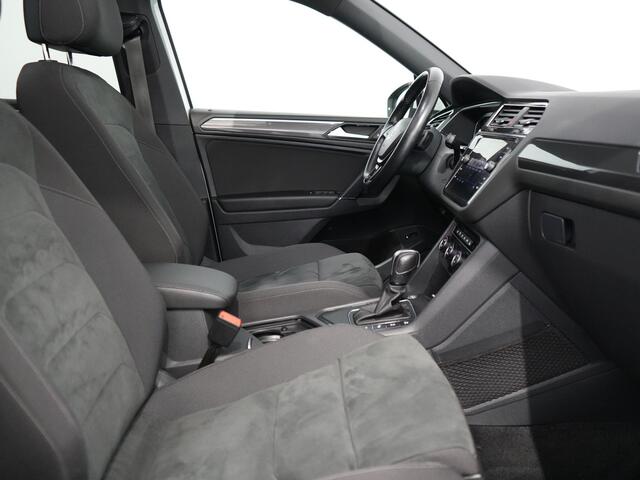 Volkswagen TIGUAN Allspace 1.5 TSI Highline Business R-Line 7p. | Matrix | Zwenkhaak | Camera | Pano |