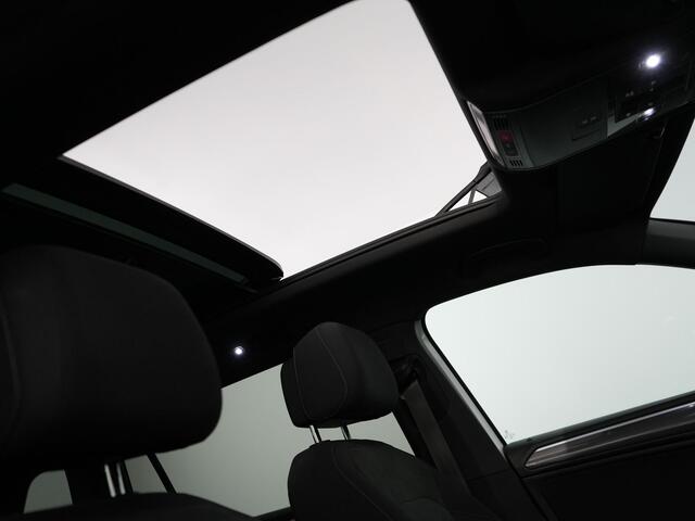 Volkswagen TIGUAN Allspace 1.5 TSI Highline Business R-Line 7p. | Matrix | Zwenkhaak | Camera | Pano |