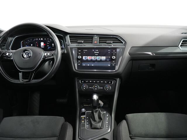 Volkswagen TIGUAN Allspace 1.5 TSI Highline Business R-Line 7p. | Matrix | Zwenkhaak | Camera | Pano |