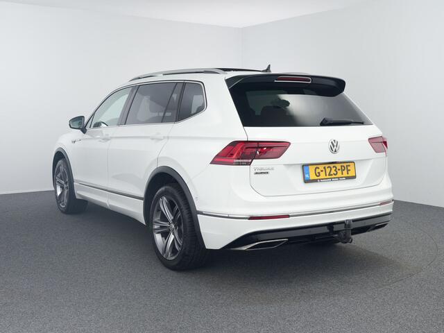 Volkswagen TIGUAN Allspace 1.5 TSI Highline Business R-Line 7p. | Matrix | Zwenkhaak | Camera | Pano |