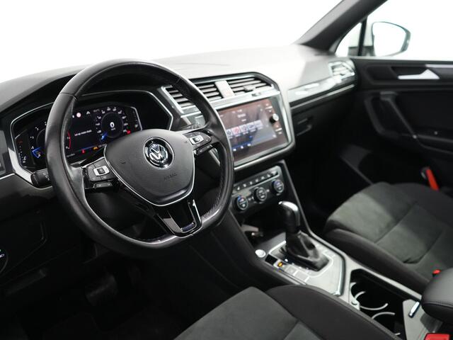 Volkswagen TIGUAN Allspace 1.5 TSI Highline Business R-Line 7p. | Matrix | Zwenkhaak | Camera | Pano |