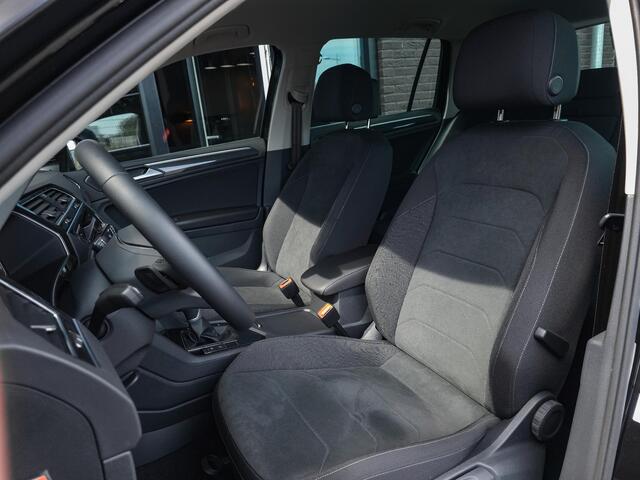 Volkswagen TIGUAN 1.4 TSI eHybrid Elegance | 247km! | Matrix | Camera | Keyl. | 30 kleuren Amb. Int. verl. | Lndst. |