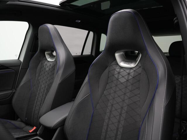 Volkswagen TIGUAN 1.5 eTSI 150 pk DSG R-Line Business | Panoramadak | Trekhaak | Adaptief onderstel | IQ Light | Head-up display | Rondomzicht camera | Harman/Kardon