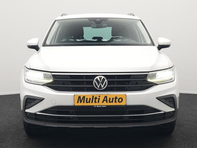 Volkswagen TIGUAN 1.4 TSI eHybrid Plug in Hybrid | PHEV | Trekhaak af Fabriek | Adaptive Cruise | LED | DAB | Navi | Verwarmde Stoelen & Stuur |