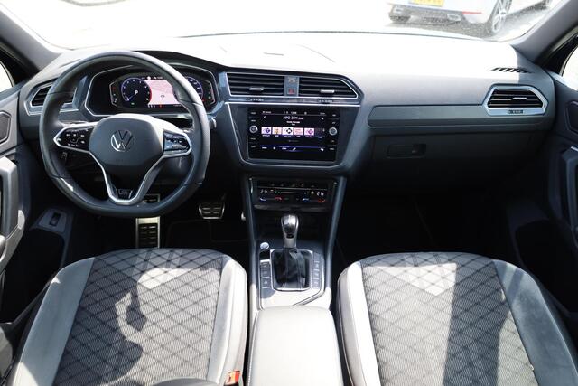 Volkswagen TIGUAN 1.5 TSI R-Line Business+ 150PK / 110kW NL auto 1e eigenaar nieuw door ons geleverd en onderhouden panoramadak Achteruitrijcamera bestuurders assistentie pakket side assist 20" LMV Misano wegklapbare trekhaak adaptieve onderstelregeling DCC executive R li