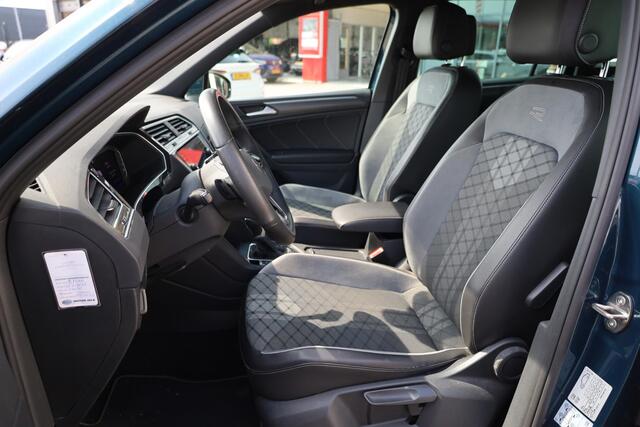 Volkswagen TIGUAN 1.5 TSI R-Line Business+ 150PK / 110kW NL auto 1e eigenaar nieuw door ons geleverd en onderhouden panoramadak Achteruitrijcamera bestuurders assistentie pakket side assist 20" LMV Misano wegklapbare trekhaak adaptieve onderstelregeling DCC executive R li