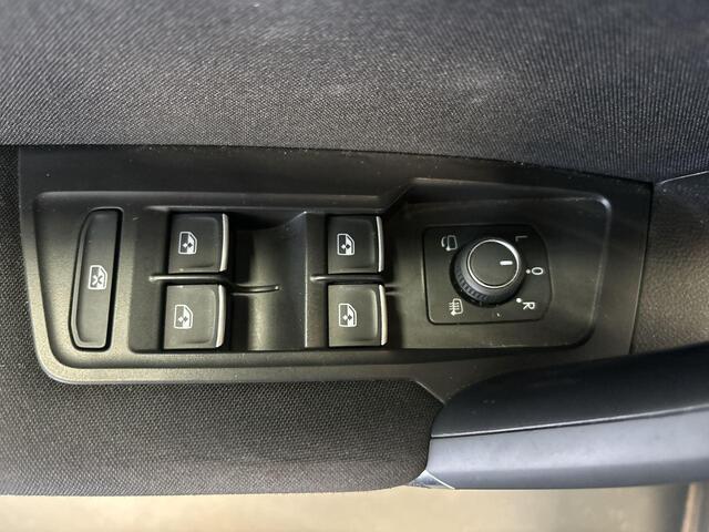 Volkswagen TIGUAN Allspace 1.5 TSI 150pk DSG Comfortline Business 7p. · Apple/Android Car Play · Elek. Trekhaak · 7.Persoons · Elek. Achterklep · Navigatie · 17'' Inch ·