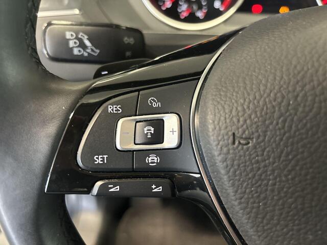 Volkswagen TIGUAN Allspace 1.5 TSI 150pk DSG Comfortline Business 7p. · Apple/Android Car Play · Elek. Trekhaak · 7.Persoons · Elek. Achterklep · Navigatie · 17'' Inch ·