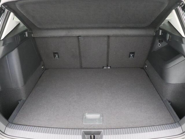 Volkswagen TIGUAN 1.5 eHybrid Life Edition 204PK DSG Trekhaak, Adaptieve Cruise Controle, Navi via Apple Carplay/Android Auto, Side Assist, Keyless, Achteruitrijcamera, Elektr. Achterklep, Stoel-Stuur-Achterbankverwarming, Voorruitverwarming, 18" LM Velgen
