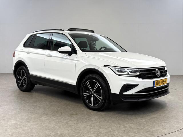 Volkswagen TIGUAN 1.4 TSI eHybrid 225PK R-Line Pano ACC IQ LED Virtual Navi Clima Carplay Trekhaak 18"LMV PDC