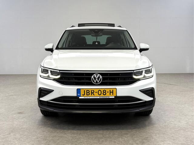 Volkswagen TIGUAN 1.4 TSI eHybrid 225PK R-Line Pano ACC IQ LED Virtual Navi Clima Carplay Trekhaak 18"LMV PDC