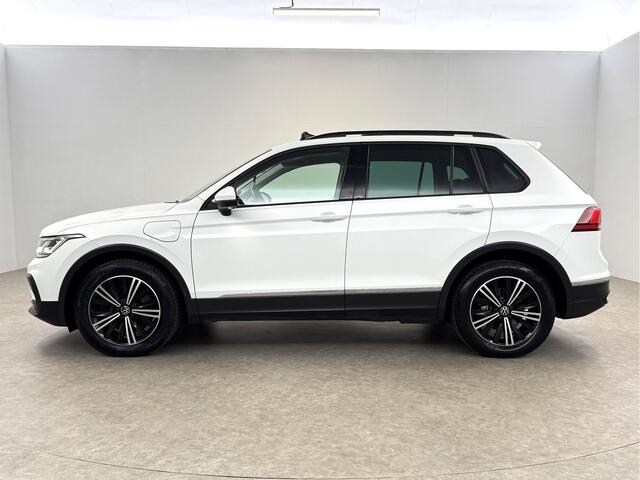 Volkswagen TIGUAN 1.4 TSI eHybrid 225PK R-Line Pano ACC IQ LED Virtual Navi Clima Carplay Trekhaak 18"LMV PDC