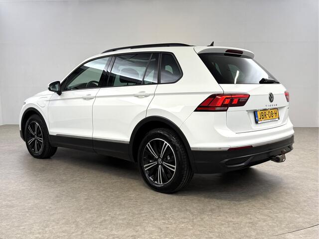 Volkswagen TIGUAN 1.4 TSI eHybrid 225PK R-Line Pano ACC IQ LED Virtual Navi Clima Carplay Trekhaak 18"LMV PDC
