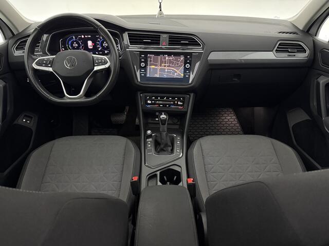Volkswagen TIGUAN 1.4 TSI eHybrid 225PK R-Line Pano ACC IQ LED Virtual Navi Clima Carplay Trekhaak 18"LMV PDC