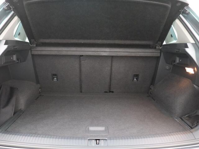 Volkswagen TIGUAN 1.4 TSI ACT Comfortline Business R 150PK DSG Pano-Schuifdak, Achteruitrijcamera, Adaptieve Cruise Controle, PDC voor en achter, Stoelverwarming, Navi, Trekhaak, 19" LM Velgen