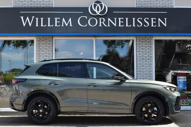 Volkswagen TIGUAN 1.5 eHybrid R-Line Edition Pano Trekhaak Massage 20" ACC Sfeer IQ.Light Black