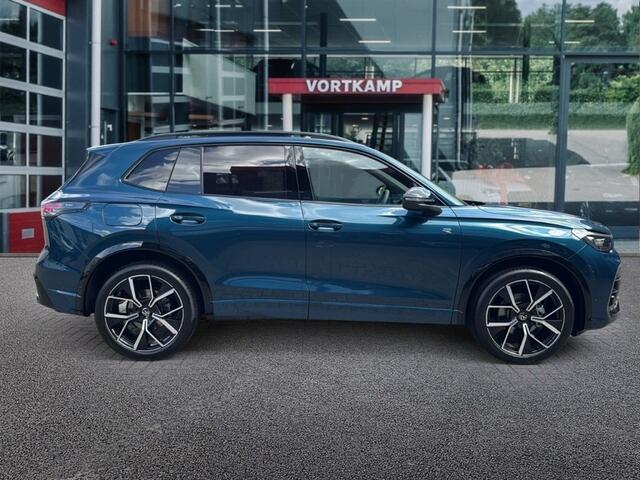 Volkswagen TIGUAN 1.5 eTSI DSG R-LINE PANO-DAK/TREKHAAKCAMERA/ACC/STOEL-STUURVERW