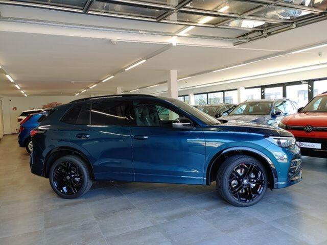 Volkswagen TIGUAN 1.5 TSI R-LINE 272 PK E-HYBRID PANO-DAK/TREKHAAK/DCC/HUD/CAMERA