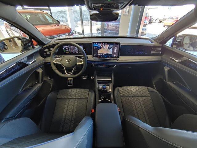 Volkswagen TIGUAN 1.5 TSI R-LINE 272 PK E-HYBRID PANO-DAK/TREKHAAK/DCC/HUD/CAMERA