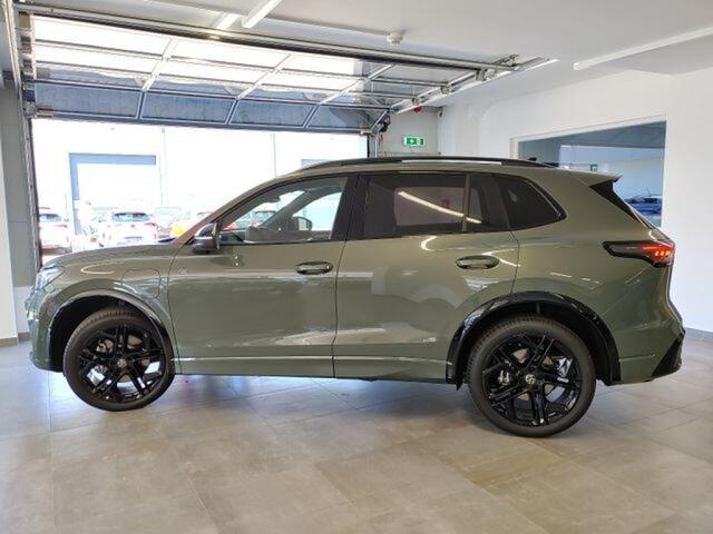 Volkswagen TIGUAN 1.5 TSI R-LINE 272 PK E-HYBRID PANO-DAK/TREKHAAK/DCC/HUD/CAMERA