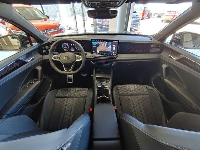 Volkswagen TIGUAN 1.5 TSI R-LINE 272 PK E-HYBRID PANO-DAK/TREKHAAK/DCC/HUD/CAMERA