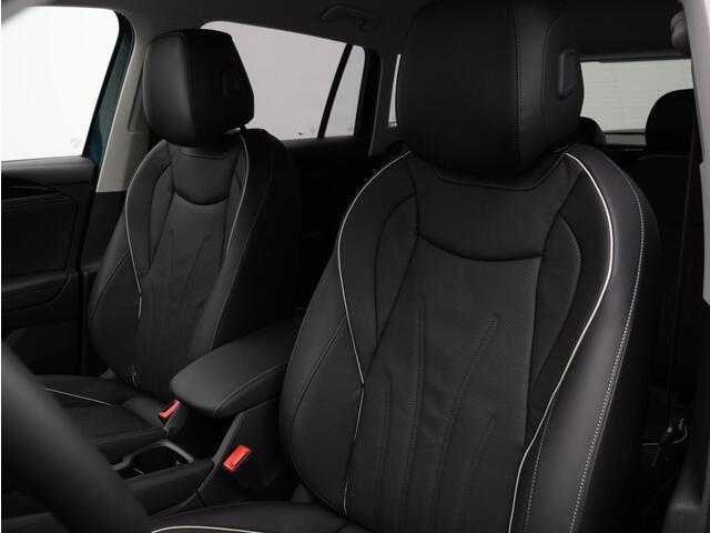 Volkswagen TIGUAN 1.5 204 pk DSG eHybrid Life Edition | Leder | Geheugen-/massagestoelen | Adaptief onderstel | Stoel-/achterbankverwarming | Stoelventilatie