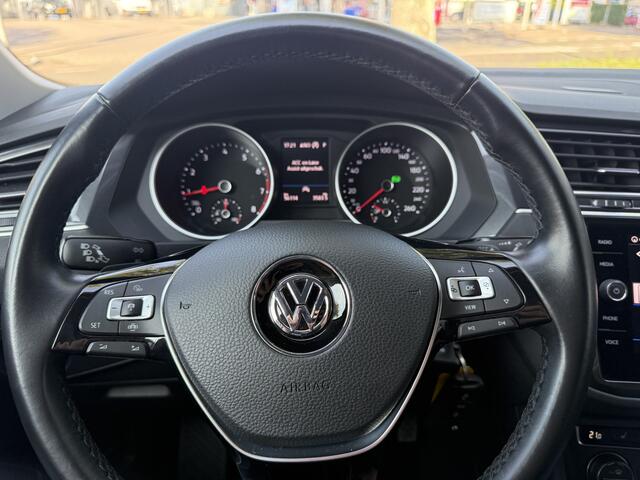 Volkswagen TIGUAN 1.5 TSI ACT Highline | Cruise control adaptief | voorstoelen verwarmd | navigatie |